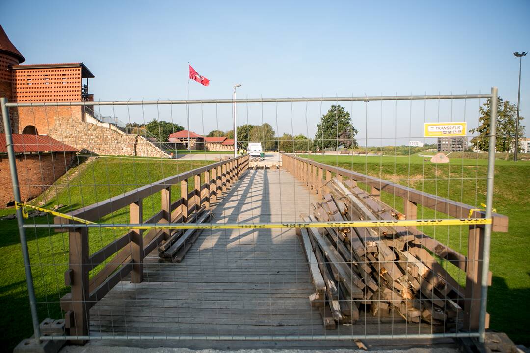 Kauno pilies pėsčiųjų tilto remontas
