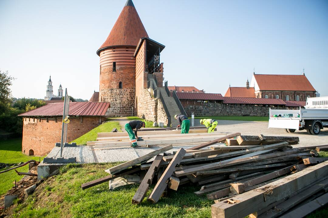 Kauno pilies pėsčiųjų tilto remontas