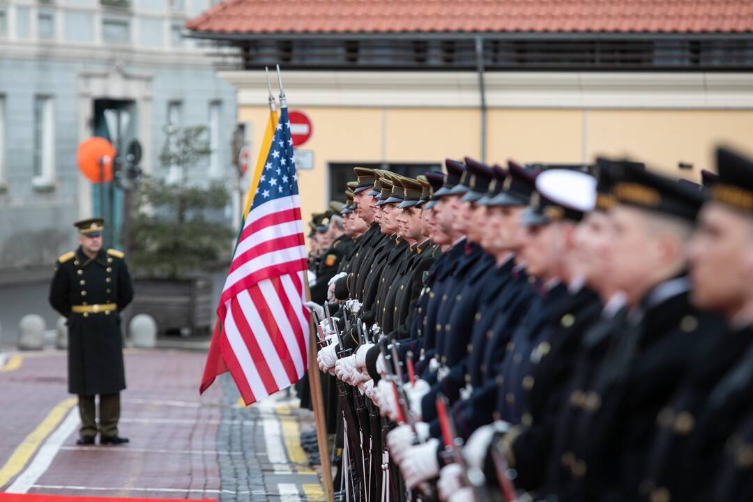 Oficiali JAV gynybos sekretoriaus pasitikimo ceremonija