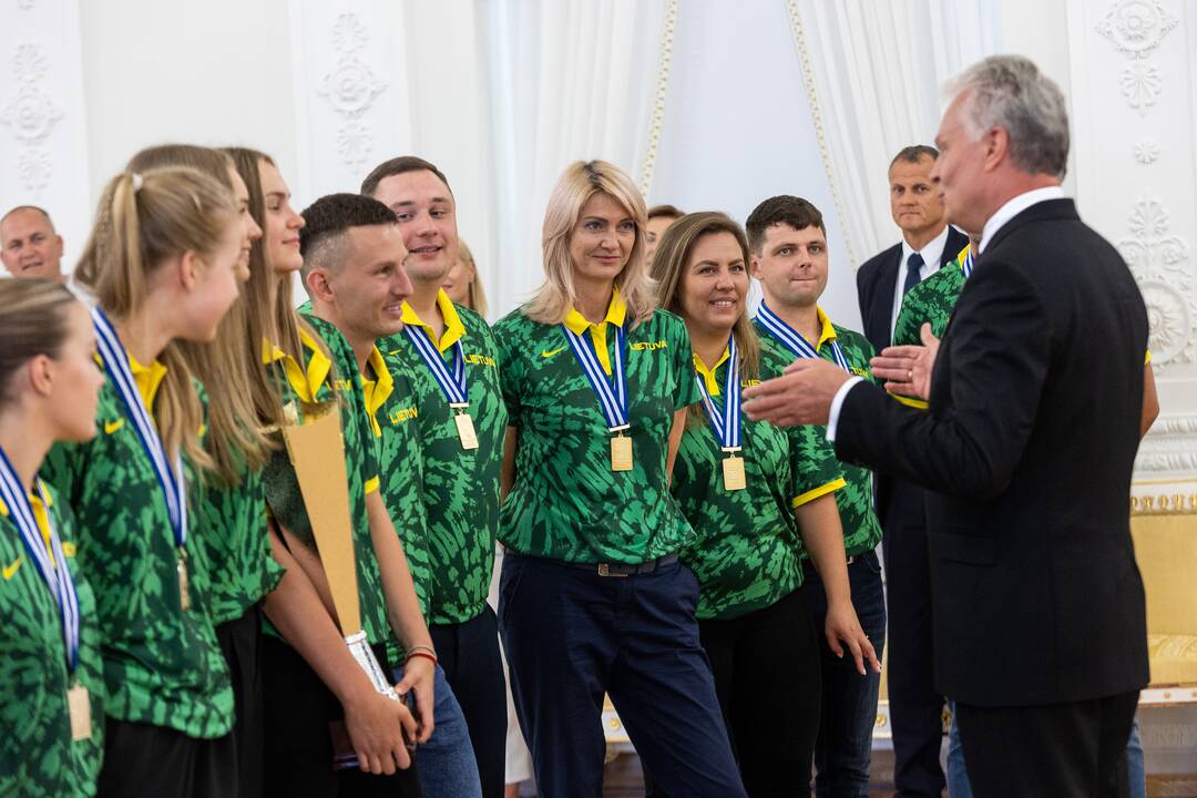 Lietuvos jaunių merginų krepšinio rinktinė susitiko su prezidentu