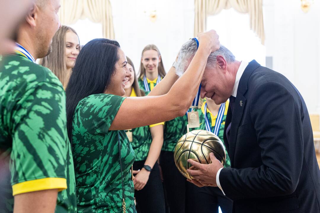 Lietuvos jaunių merginų krepšinio rinktinė susitiko su prezidentu
