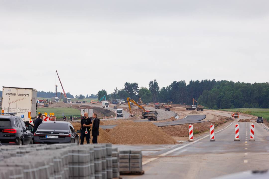 Pradedamas tiesti vienas ilgiausių automagistralės „Via Baltica“ ruožų