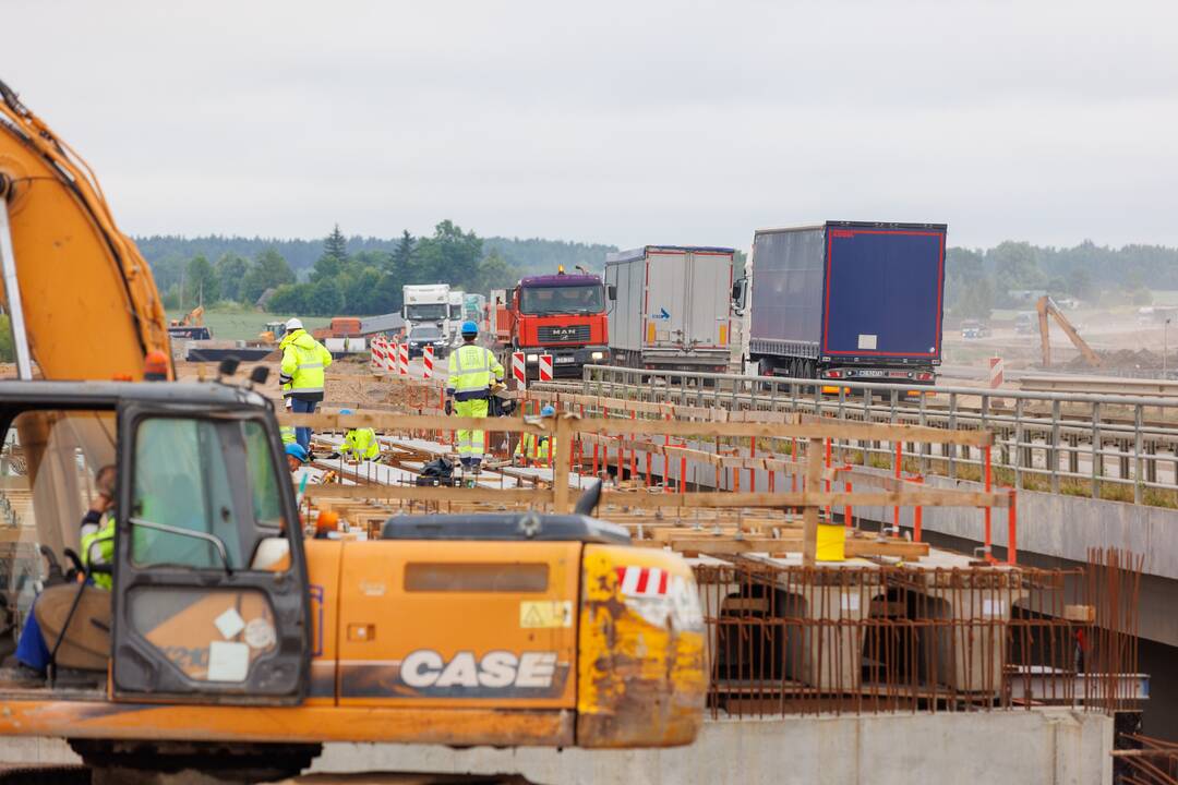 Pradedamas tiesti vienas ilgiausių automagistralės „Via Baltica“ ruožų