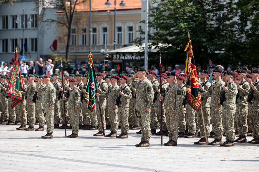 Lietuvos ginkluotųjų pajėgų vėliavų, būrių ir vadų rikiuotė