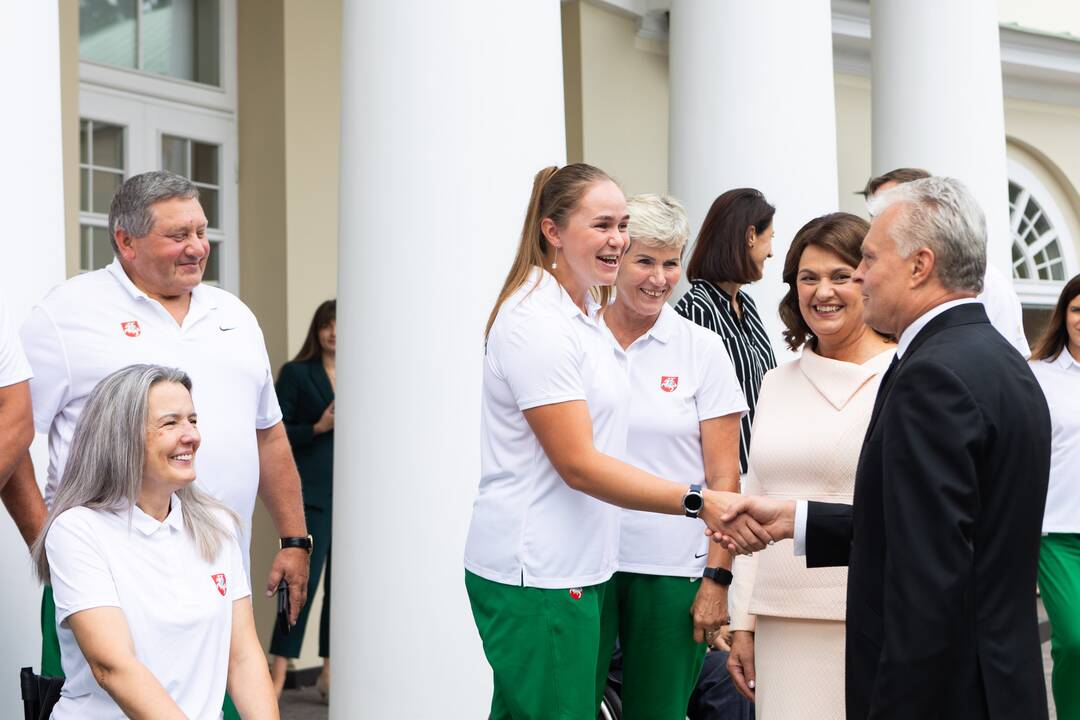 Į paralimpines žaidynes Paryžiuje išlydėti Lietuvos sportininkai