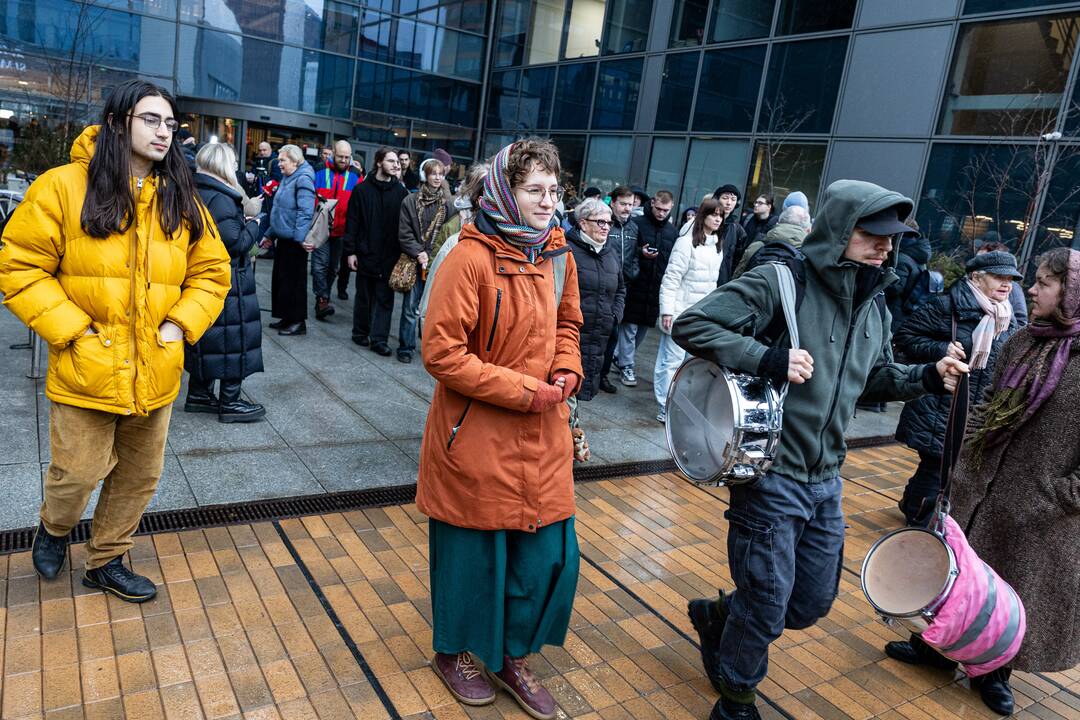 Vilniuje – protestas prieš planus kelti viešojo transporto bilietų kainas