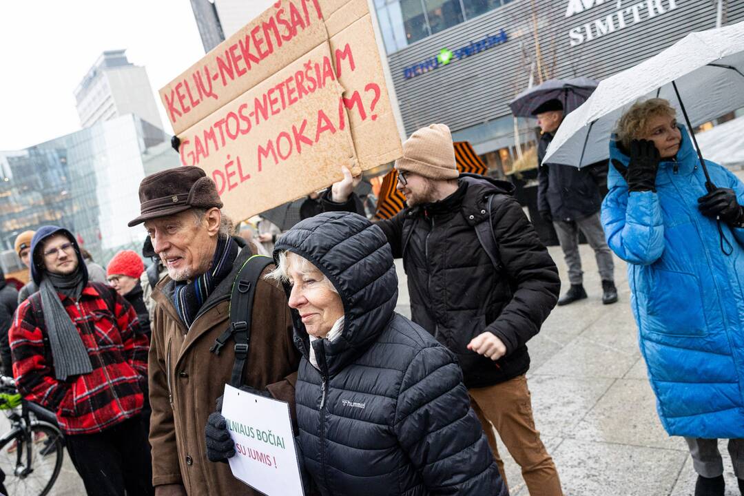 Vilniuje – protestas prieš planus kelti viešojo transporto bilietų kainas