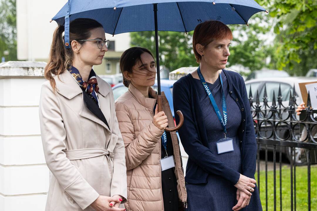 Protestas prie Valstybinės maisto ir veterinarijos tarnybos