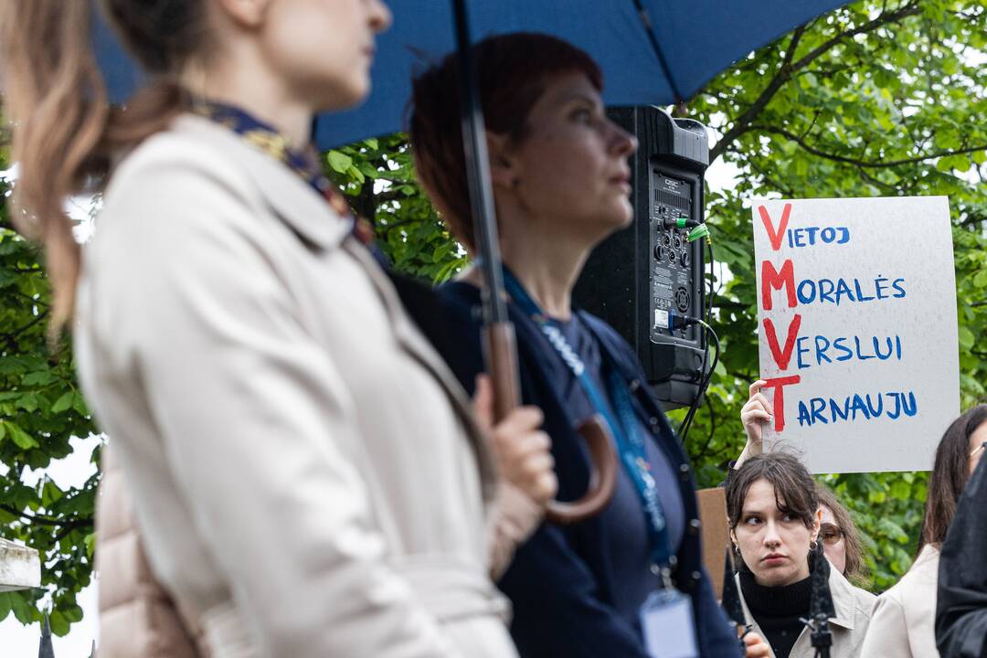 Protestas prie Valstybinės maisto ir veterinarijos tarnybos
