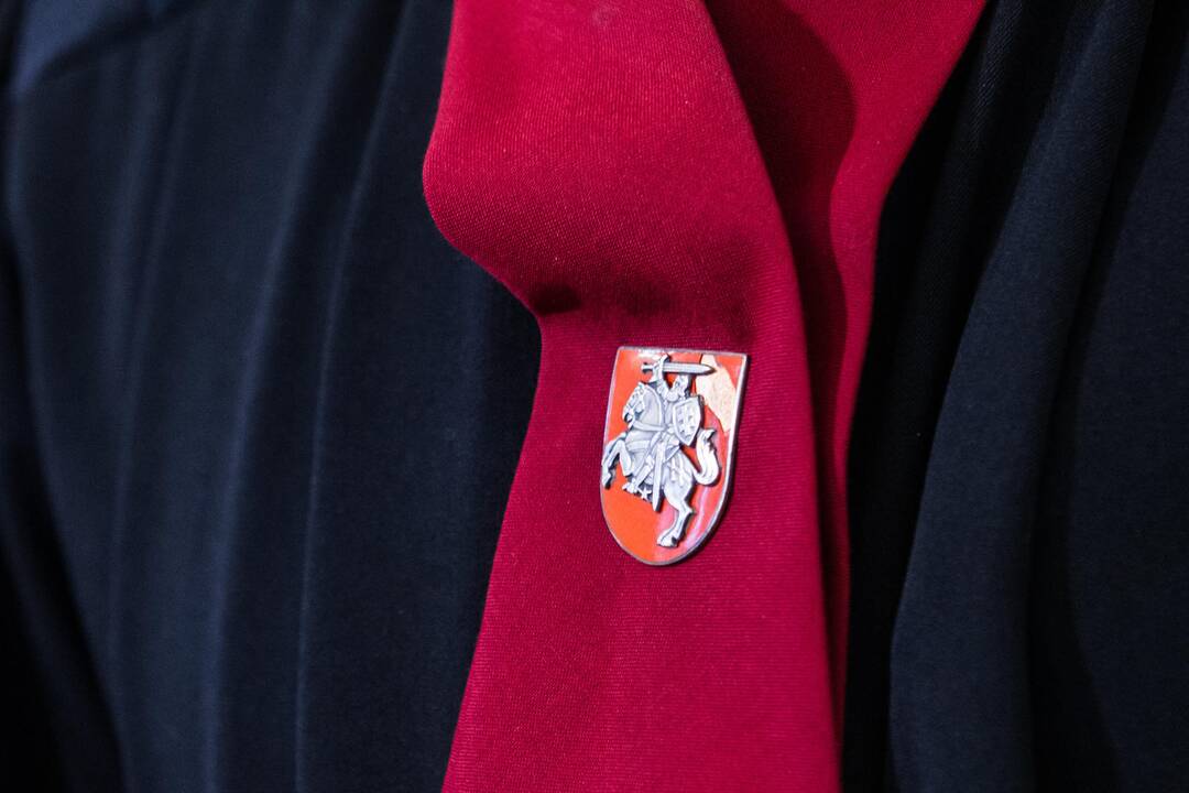 EK ragina Lietuvą dėti pastangas didinant prokurorų atlyginimus