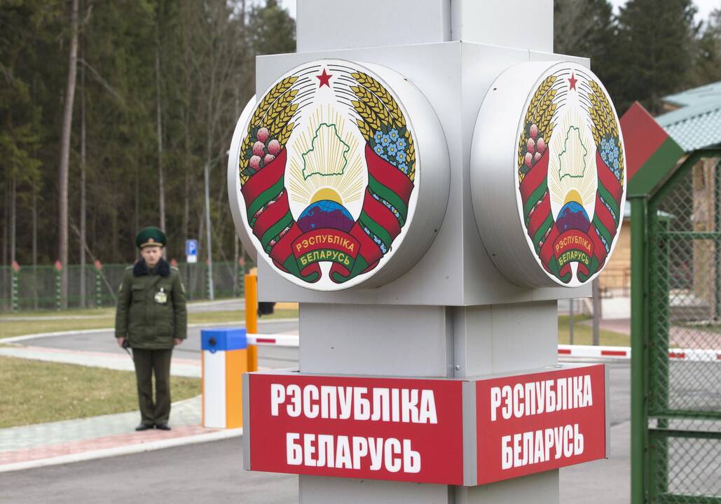 Diplomatai rekomenduoja per Baltarusiją į Rusiją skristi lėktuvu