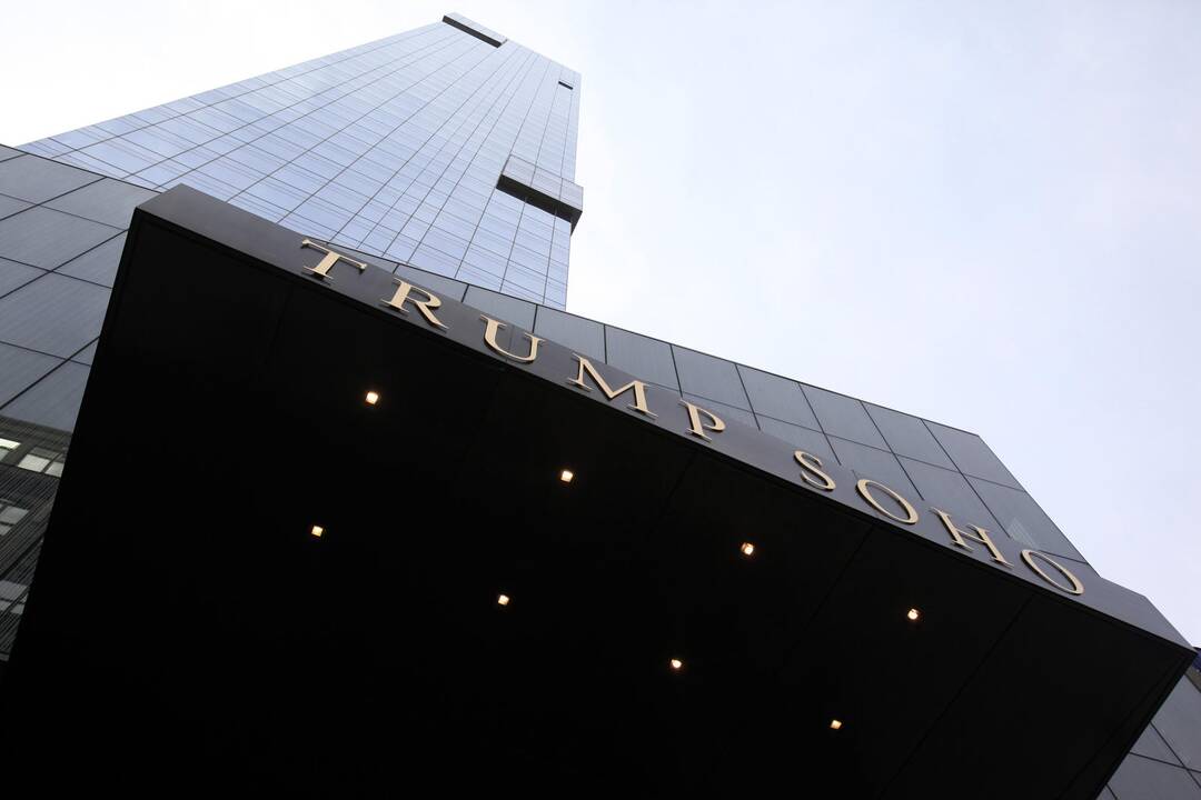 Niujorko viešbutis atsisako D. Trumpo pavardės pavadinime