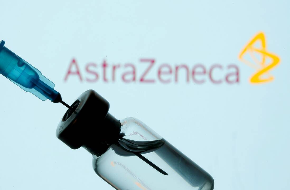 EVA aiškinasi galimus ryšius tarp „AstraZeneca“ vakcinos ir reto kraujagyslių susirgimo