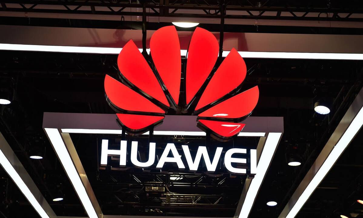 Čekija saugumo sumetimais pašalino „Huawei“ iš viešųjų pirkimų konkurso