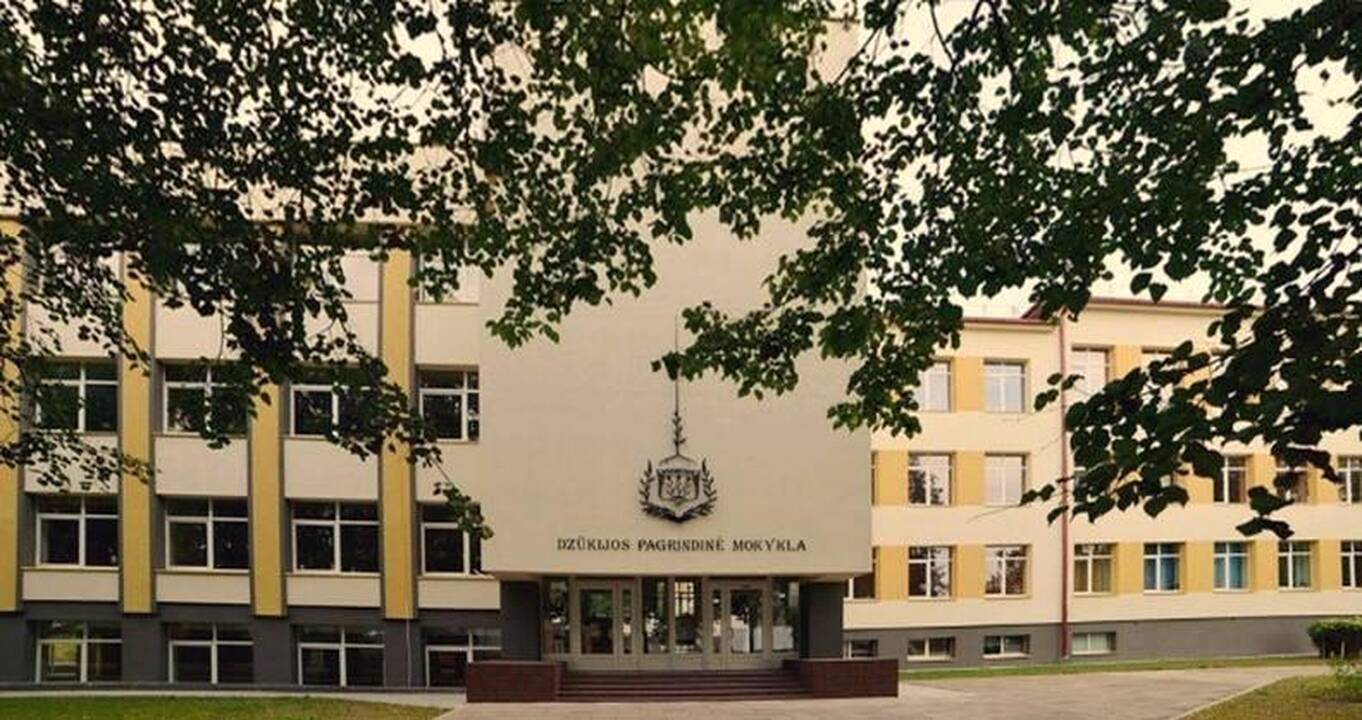 Alytuje dėl užsidegusių mokyklos durų buvo evakuota per 500 žmonių