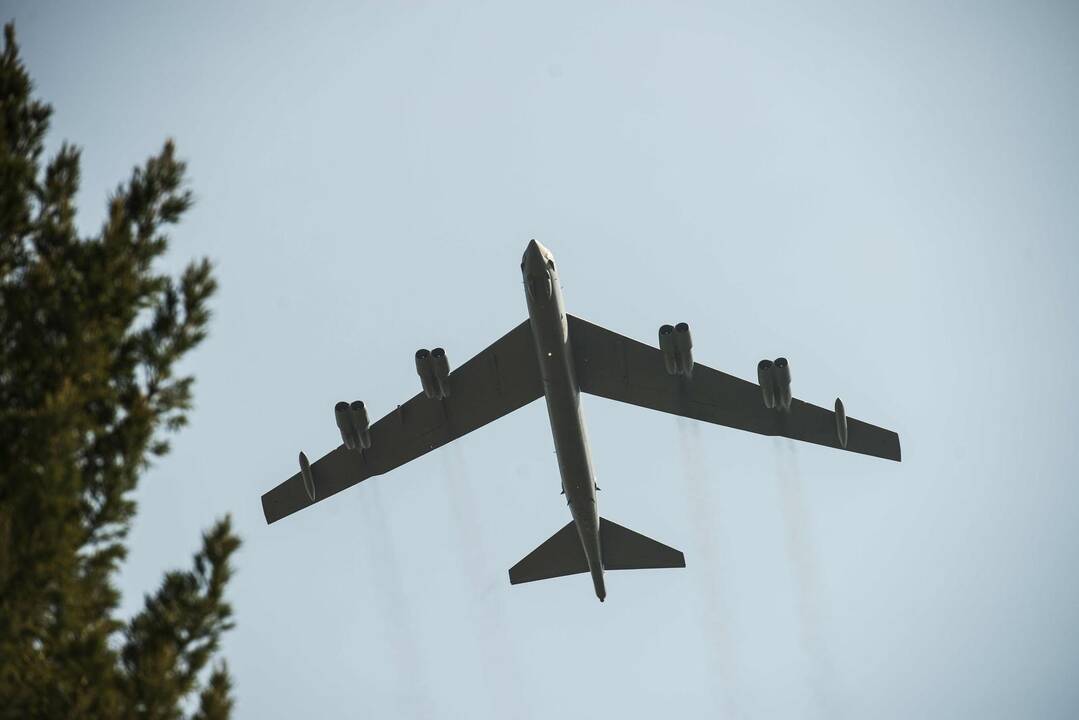 JAV prieš „Islamo valstybę“ pasiuntė Šaltojo karo bombonešį