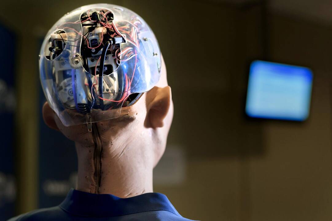 Robotai žengia į žiniasklaidą