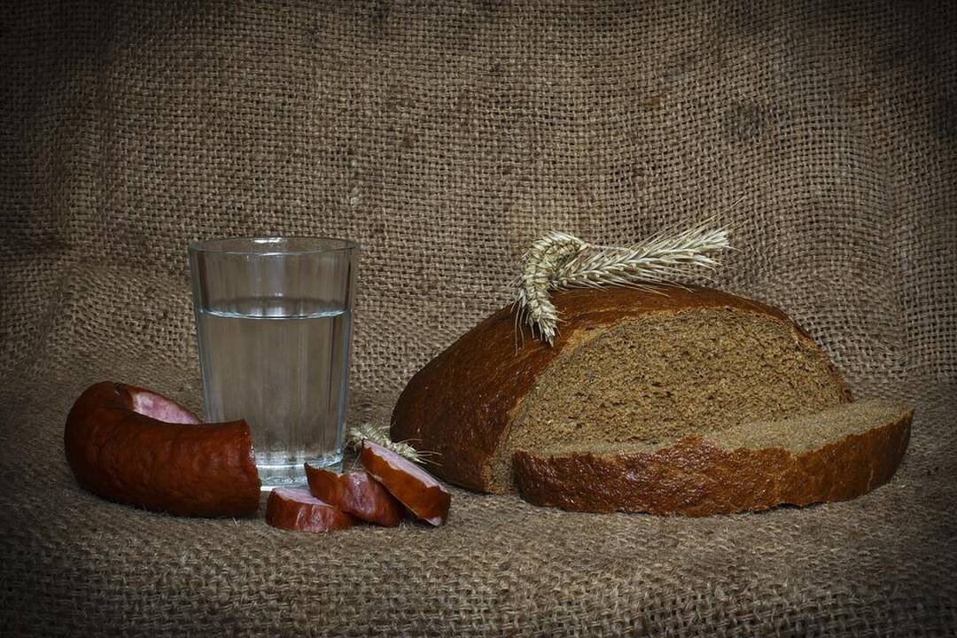 Ekonomikos komitetas – prieš leidimą ūkininkams gaminti naminę degtinę