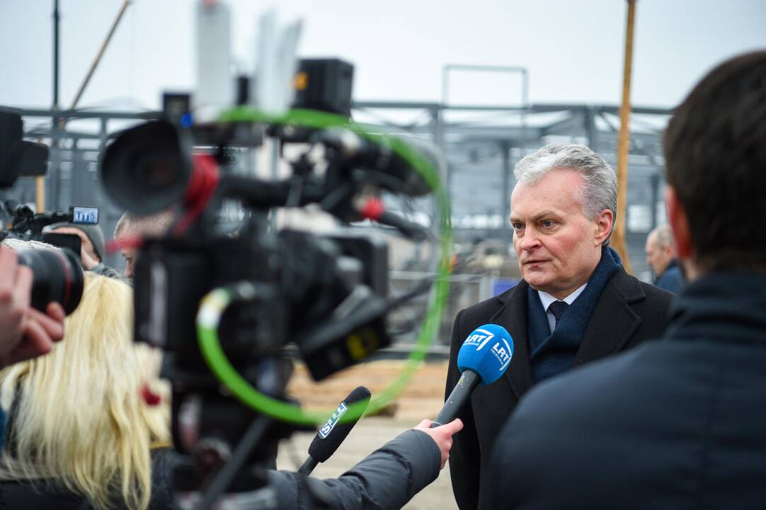 Prezidentas dalyvavo „Intersurgical“ gamyklos statybų pradžios renginyje