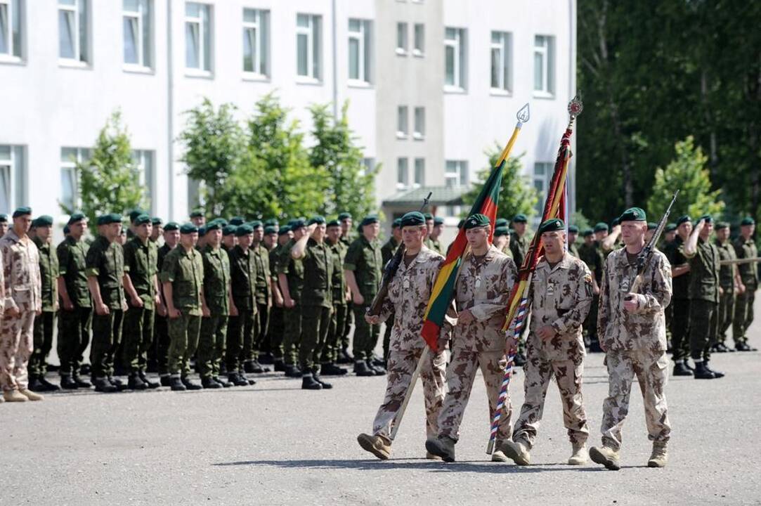 Patriotiškumo ugdymui ir psichologinei karių pagalbai skirs 0,3 mln. eurų