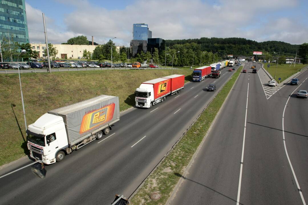 Sukritikavo EK siūlymą dėl komandiruojamų darbuotojų atlyginimų