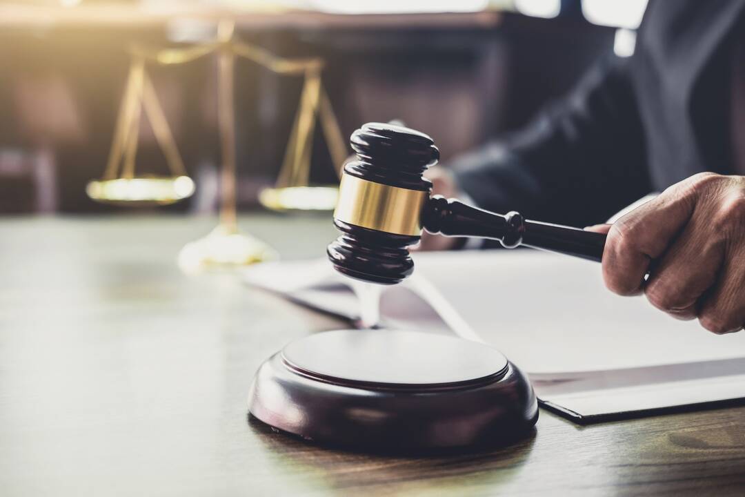Apie incidentą Būtingėje ministrui pranešęs aplinkosaugininkas skundžia nušalinimą teismui