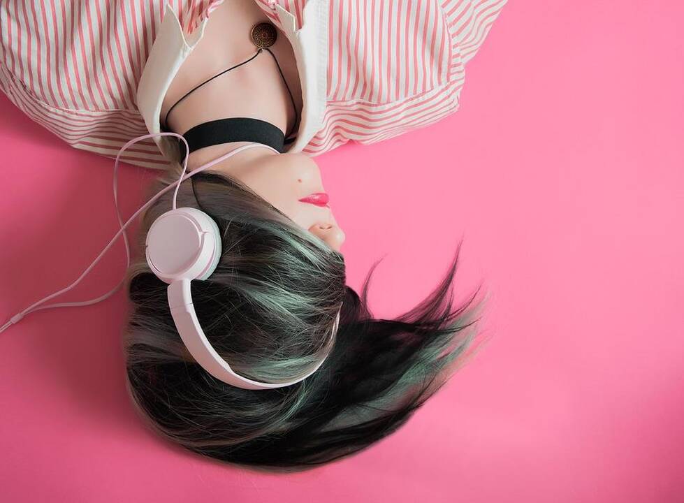 Penkių muzikos albumų apžvalgos