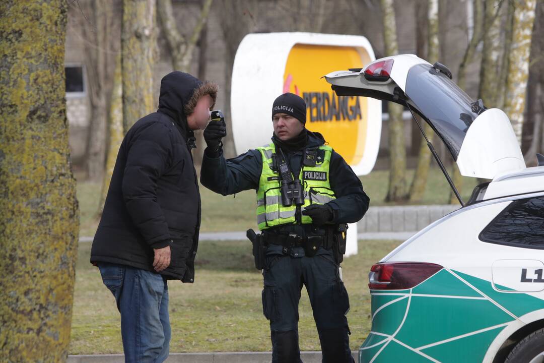 Realybė: vairuotojų blaivumo patikros dažnai būna rezultatyvios.