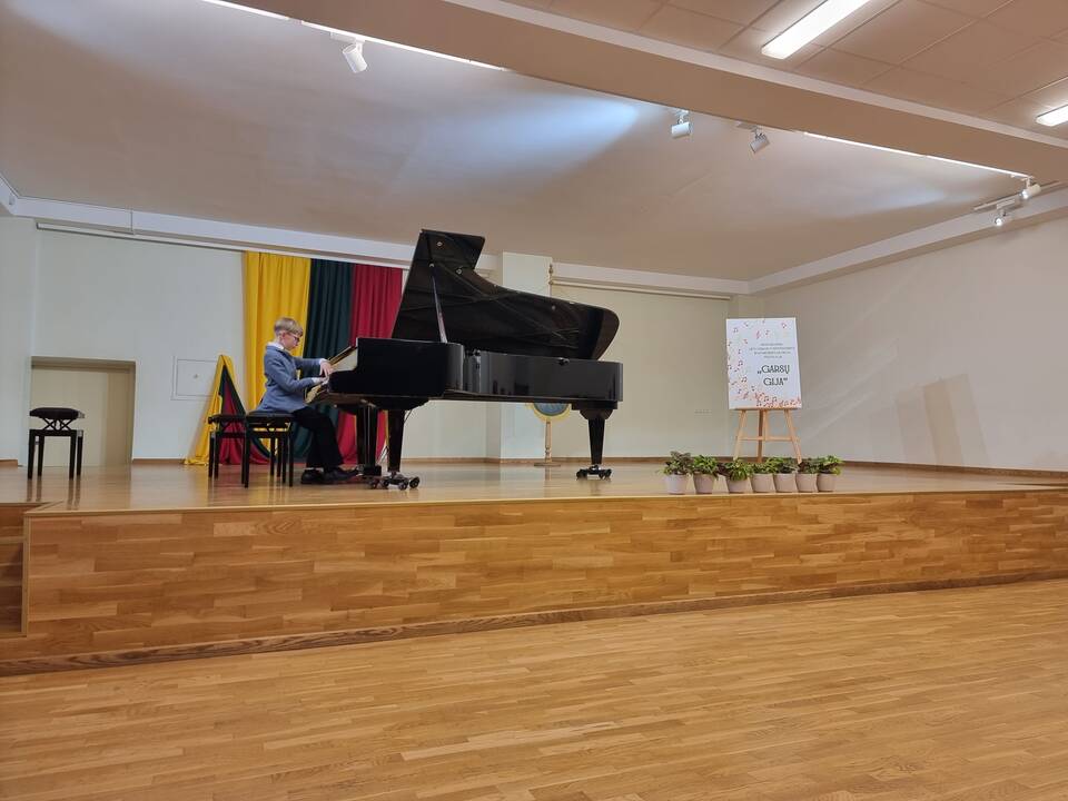 Įvertinimas: už pasirodymą muzikantai buvo apdovanoti diplomais ir atminimo dovanėlėmis.