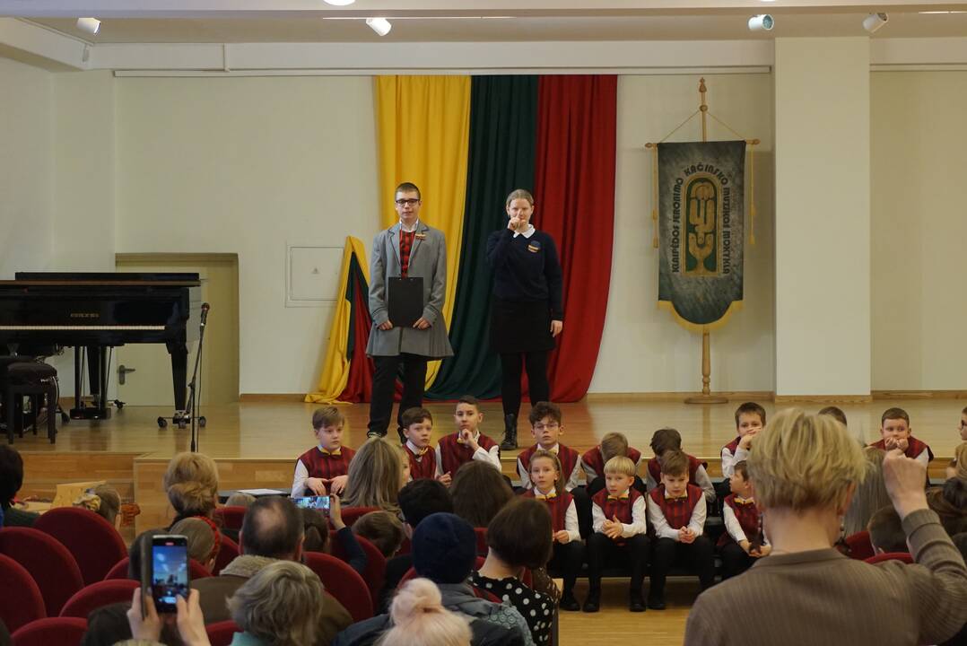 Šventė: Nepriklausomybės atkūrimo dienai surengtas bendras J. Kačinsko muzikos mokyklos ir „Litorinos“ mokyklos mokinių koncertas.