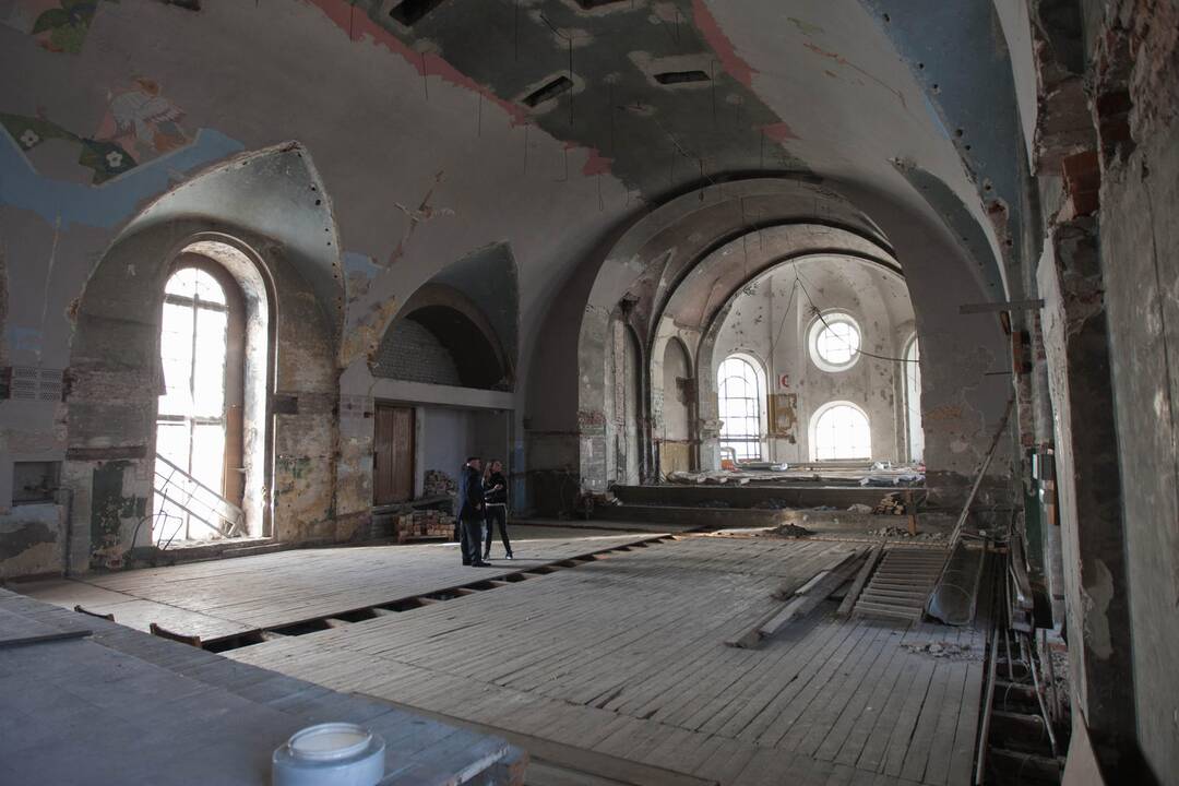 Likimo valiai paliktą Švč. Sakramento bažnyčią gelbsti geradariai