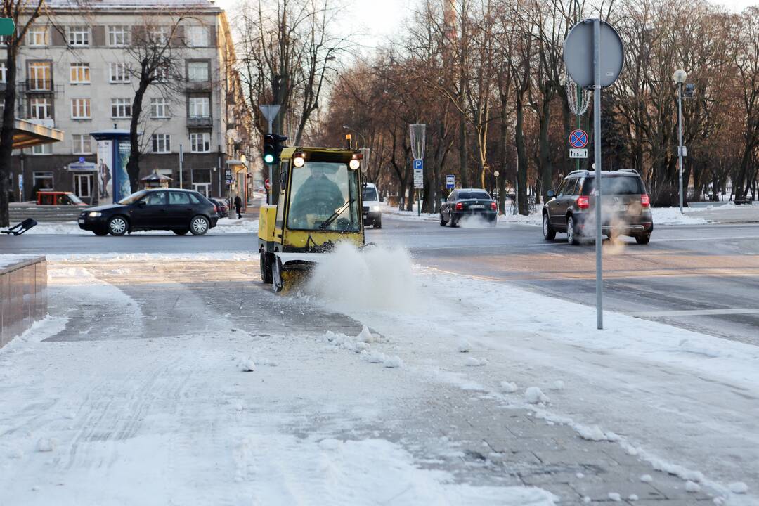 Tvirtino: savivaldybė teigia, kad rangovai laikosi tam tikro gatvių tvarkymo eiliškumo.