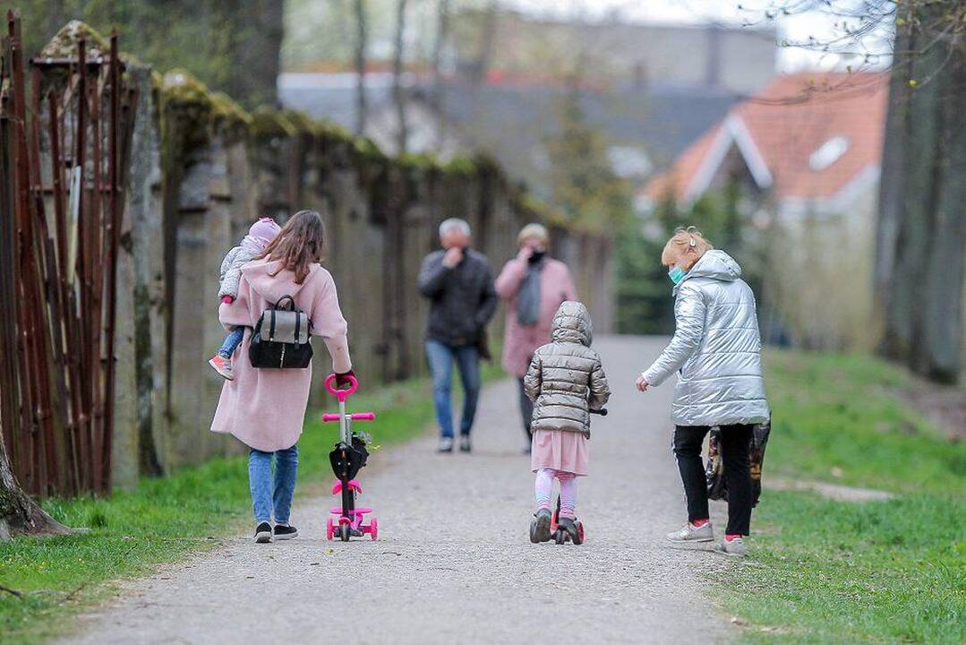 Siūloma vertinti, kaip valdžios sprendimai atsiliepia žmonių sveikatai