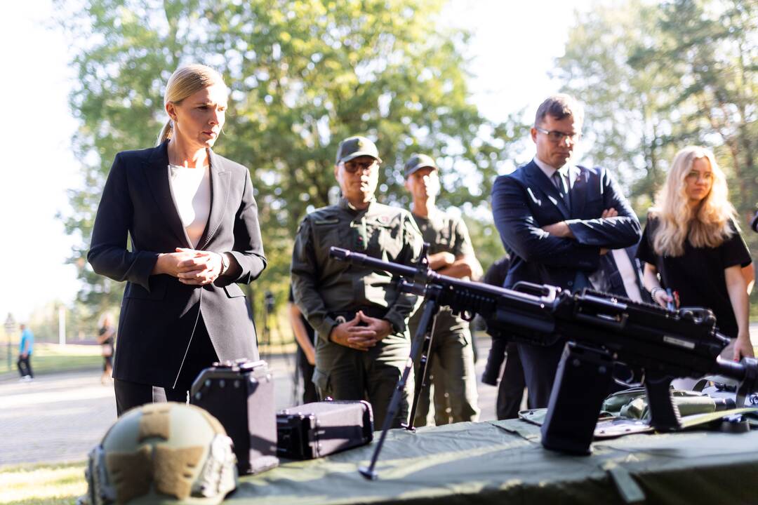 Valstybės sienos apsaugos tarnybos gaunamos ginkluotės pristatymas