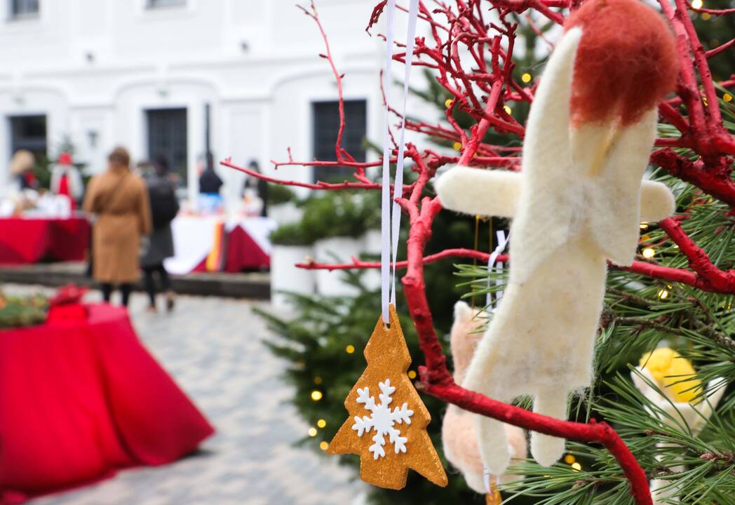 Vilniuje atidaryta virtuali labdaros Kalėdų mugė