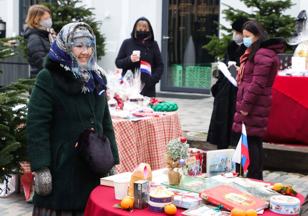 Vilniuje atidaryta virtuali labdaros Kalėdų mugė