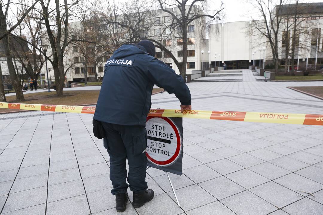 Pareigūnų akcija prie Vyriausybės