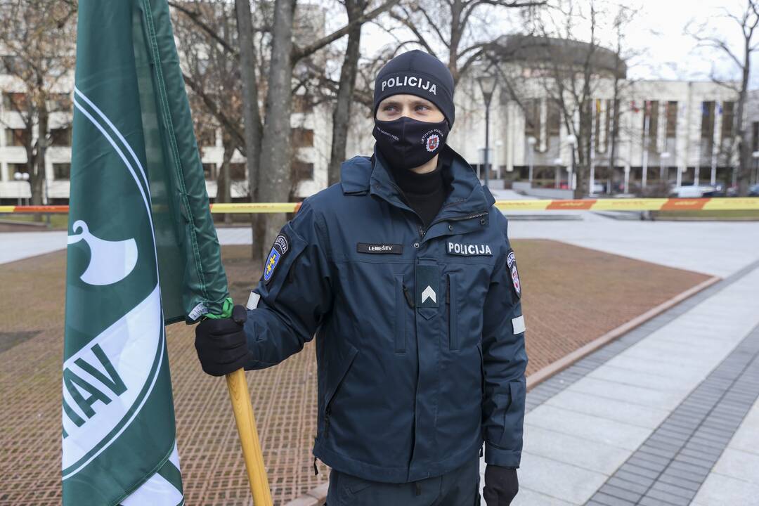 Pareigūnų akcija prie Vyriausybės