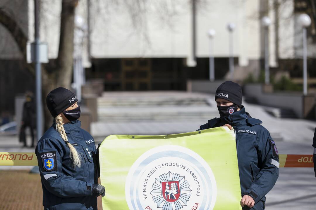 Pareigūnų akcija prie Vyriausybės