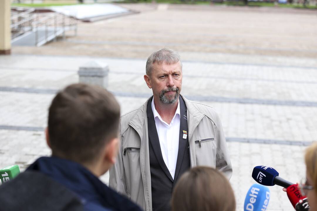Seimo pirmininkė susitiko su Šeimų sąjūdžio aktyvistais