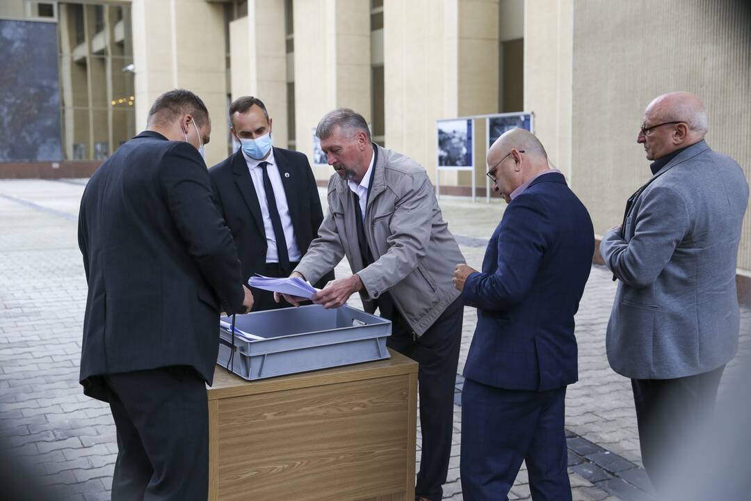 Seimo pirmininkė susitiko su Šeimų sąjūdžio aktyvistais