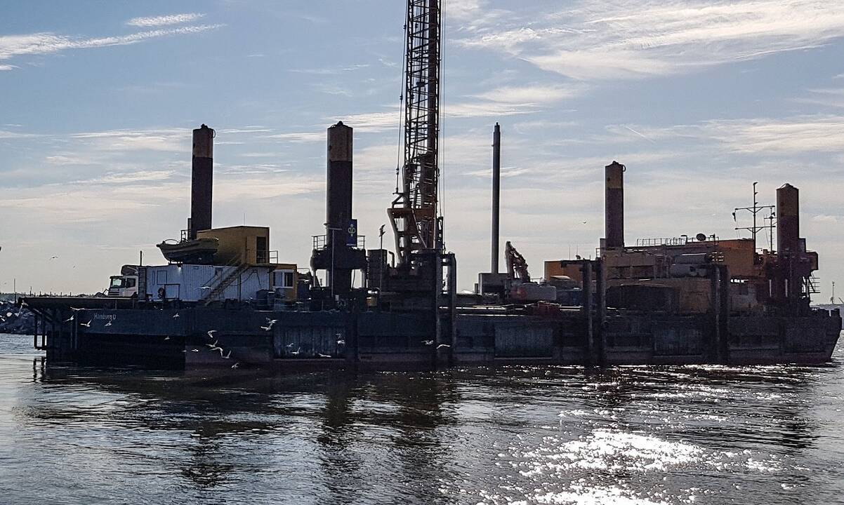 Realybė: uoste vyksta daugybė rangos darbų, dėl kurių kartais kyla ir ginčų.