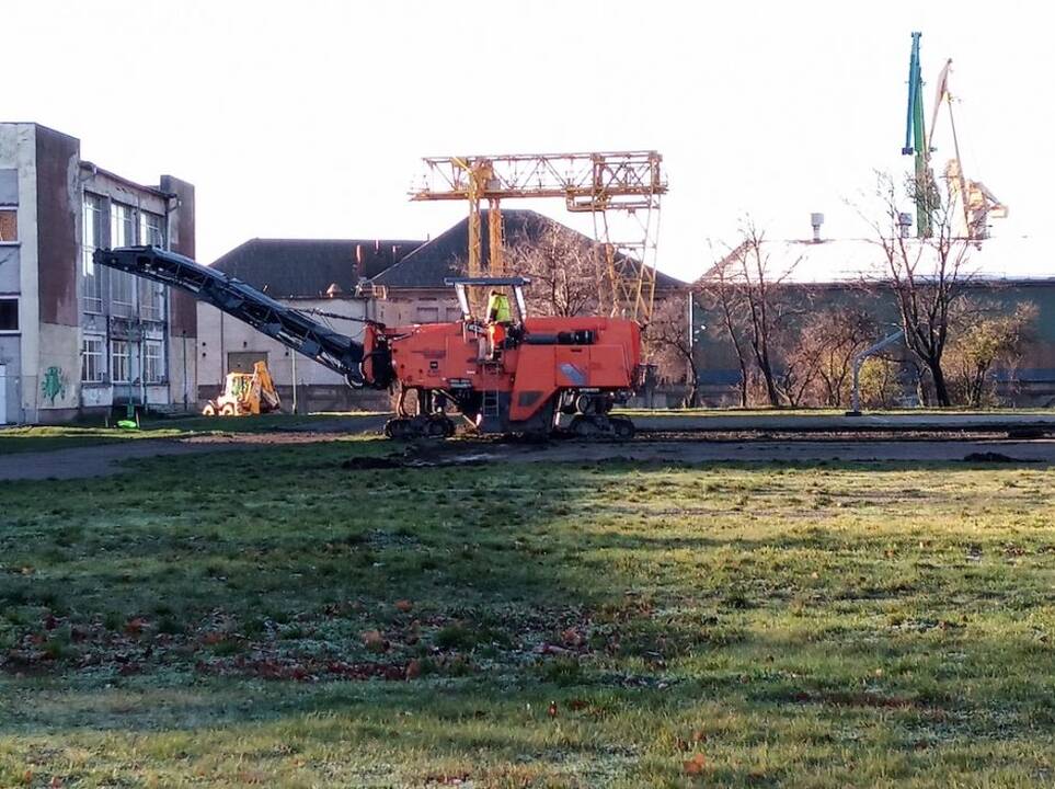 Nukasus chromu užterštą gruntą prasidės Klaipėdos progimnazijos stadiono rekonstrukcija