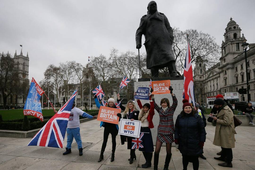 Britų parlamentas atmetė „Brexit“ sutartį