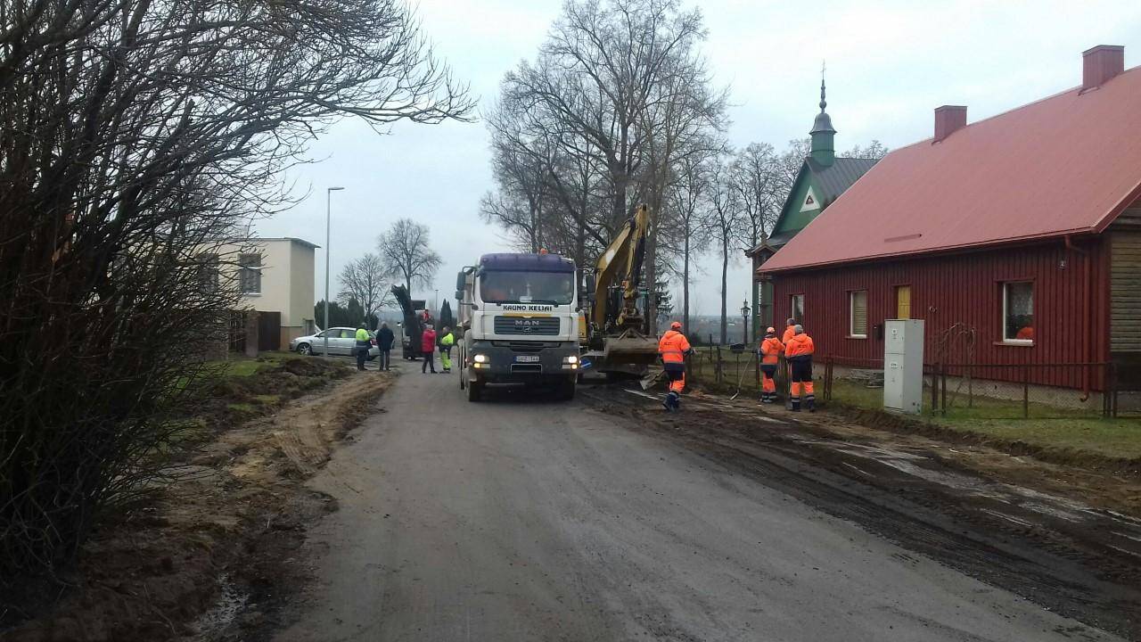 Važiuosime patogiau – Kauno rajone atsiras per 25 km naujos asfalto dangos