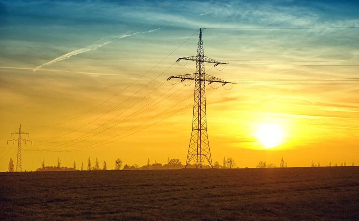Nesitraukiantys šilti ir sausi orai didino elektros kainą
