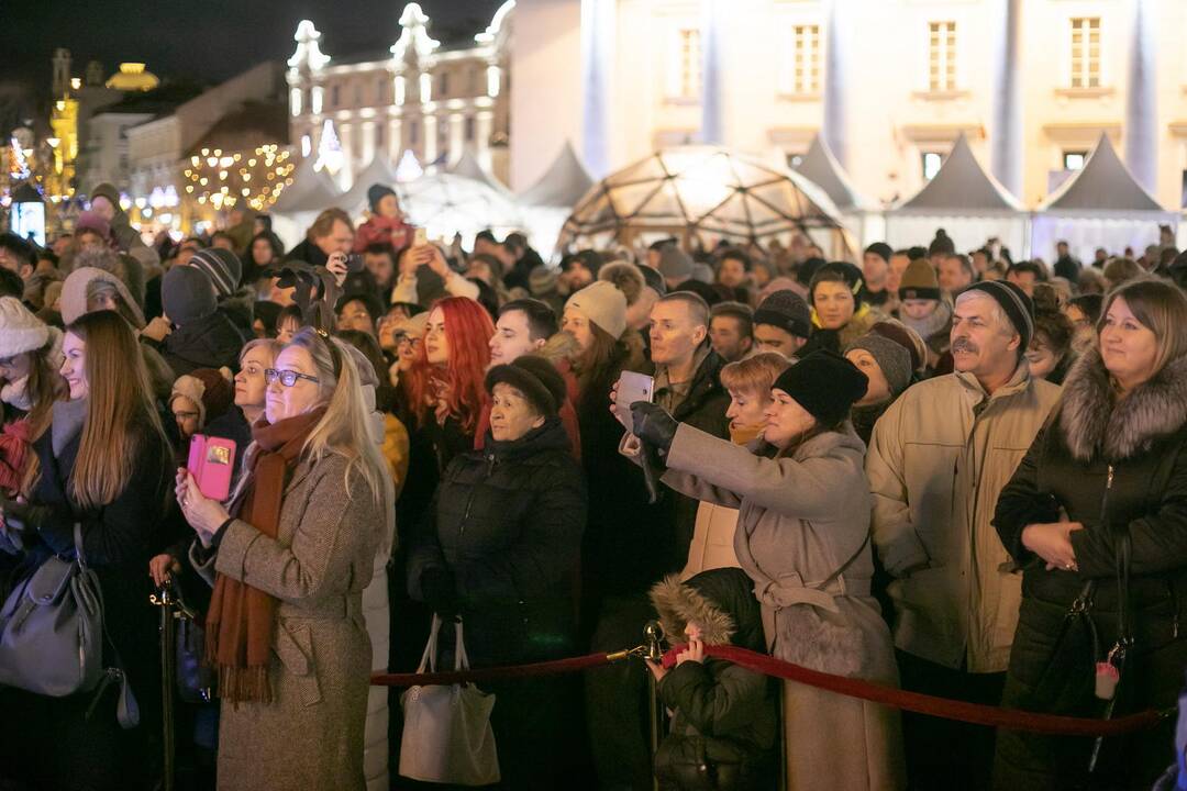 Sostinėje – Kalėdų traukinukas ir Rotušės aikštės eglės įžiebimas