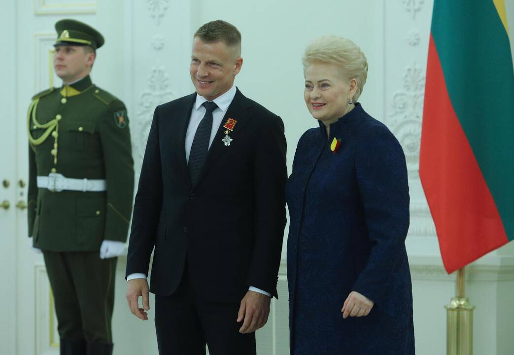Prezidentūroje įteikti valstybiniai apdovanojimai