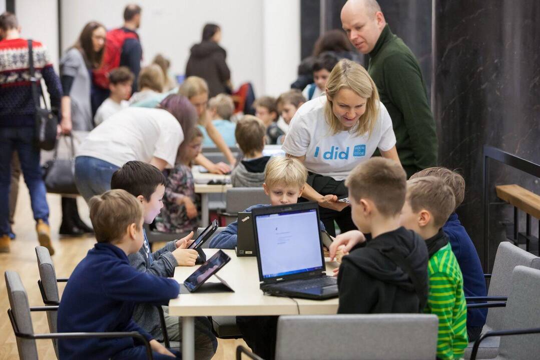Jaunieji vilniečiai prisijungė prie iniciatyvos "Hour of Code"
