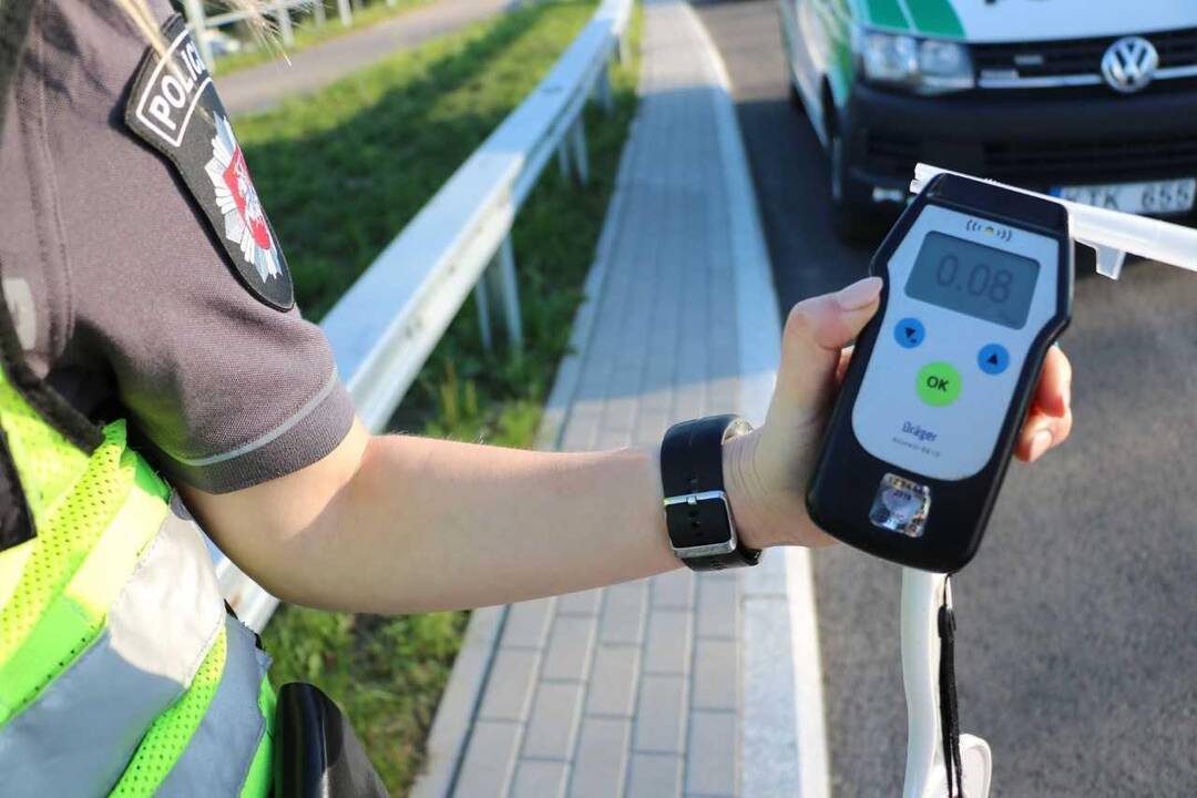 Policijos pareigūnai tikrino vairuotojų blaivumą